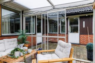 Charming Family Villa Near the City - 8