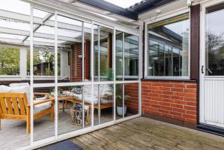 Charming Family Villa Near the City - 1