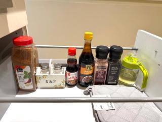 2BR Trafalgar Retreat near UBC & Pacific Spirit - 5