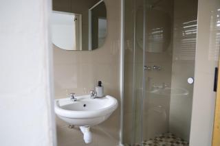 Cozy Garden Cottage - Durbanville, Cape Town - 4