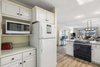 Memories of Avondale - Massage Chair Pools - 1