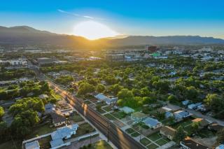 Charming Pet Friendly 2BR Retreat - 6