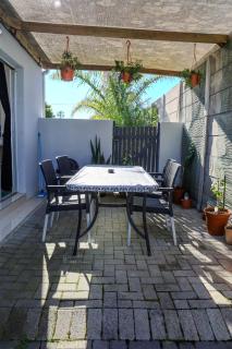 Cozy Garden Cottage - Durbanville, Cape Town - 7