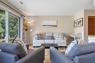 Branson Fall Creek Retreat with Deck Views - 9