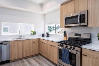 Sunset Views from Private Rooftop in Luxe Townhome - 4