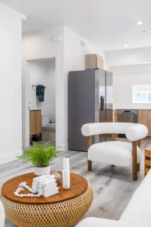 Sunset Views from Private Rooftop in Luxe Townhome - 2