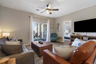 The Branson Experience - Balcony with Golf Views - 8