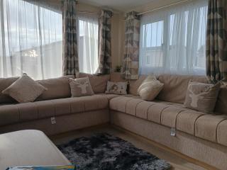 Home from home Kingfisher caravan park - 5