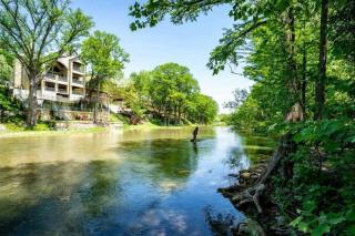 Riverfront Family Home with Game room and Water Activities - 6