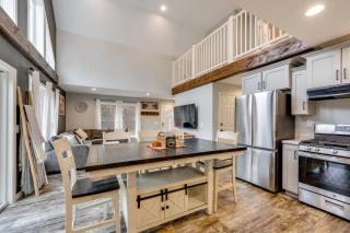 White Mtns Holiday Home! Cabin 1 Mi to Skiing - Campton Upper Village - 1