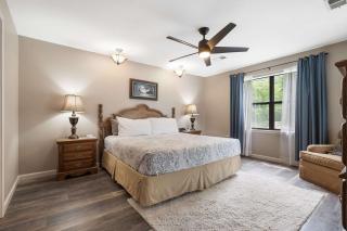 An Un-Fore-Gettable Time - Shared Pool & Near Lake - 8