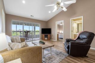 Cityscape Memories - Nearby Golf & Lake - 8