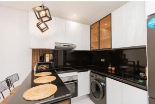 Five Blue View of Marina with Jacuzzi and WiFi - 9