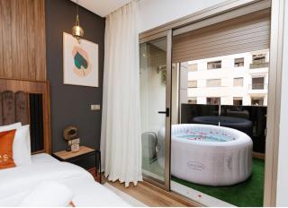 Five Blue View of Marina with Jacuzzi and WiFi - 1