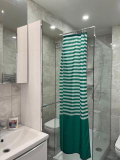 Stunning 2 Bed apartment on York Street - 3