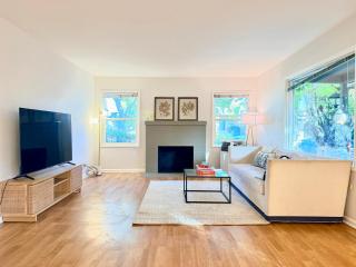 Newly Furnished Retreat 5 Min to Stanford & Downtown Palo Alto - 9