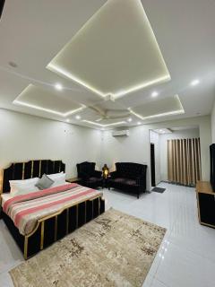 Hospitality Experts - 3