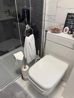 Comfy En-suite King Size room - 8