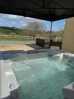Meadowsweet Cottage Jacuzzi Edition - 6