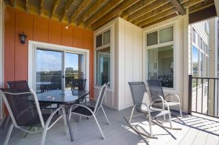 Majestic View Getaway with Beautiful Lake Views - 6