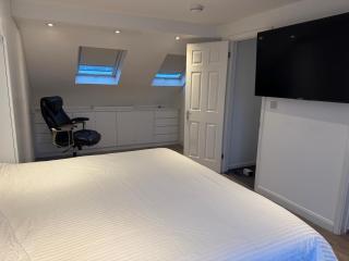 Comfy En-suite King Size room - 5