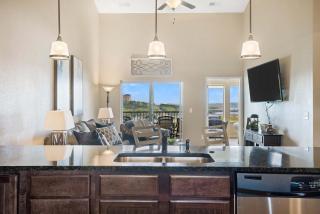 Happy Place Condo - Stunning Table Rock Lake Views - 8