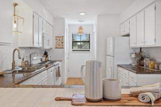 Walk-In Unit Pools Near 76 Strip Golf Course - 4