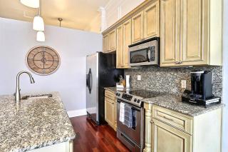 Above Broughton St 3015B - 3