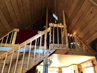 Romantic Log Cabin with Hot Tub near Cherokee National Forest, Tennessee - 7