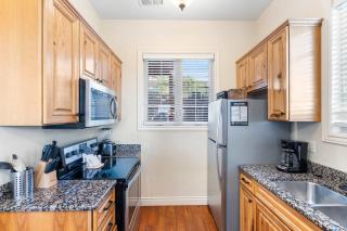 Sunset Retreat - 3 Min from Silver Dollar - 4