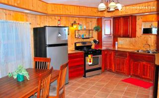 Family-Friendly Getaway near Twin Springs Park and the Upper Iowa River, Iowa - 9