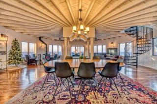 Lakeside Villa with a Hot Tub and Amazing Views on Lake Michigan, Indiana - 7