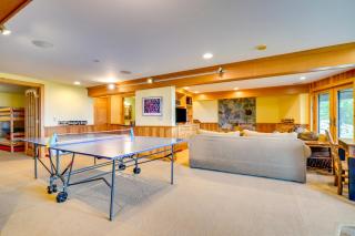 4 Mi to Stratton! Group Getaway with Deck and Views - Stocker Acres - 5