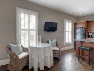 Southern Elegance Carriage House - 1