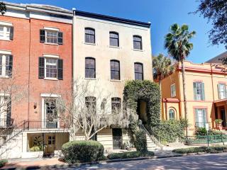 Elsewhere on Madison Square Manor - 0