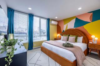 Movie Theater Rooftop King Bed Arcade BBQ - 5