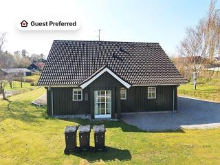 8 person holiday home in Løgstrup-By Traum - 0