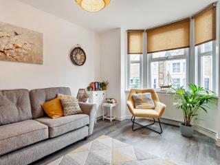 3 Bed in Cowes 93982 - 0