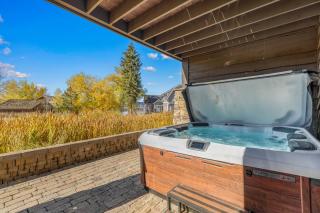 Ravenswood- Lake views- downtown greystone with air conditioning - 6