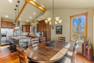 Ravenswood- Lake views- downtown greystone with air conditioning - 1