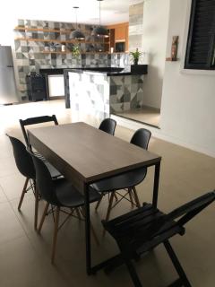 Quarto em Araras - 1