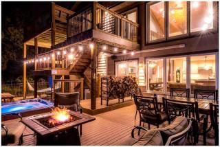 Luxurious Villa with Hot-tub, Fire Pit and Games in Gary, Indiana - 0