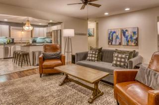 Incredible Cozy Cottage with Hot-tub in Gary, Indiana - 9