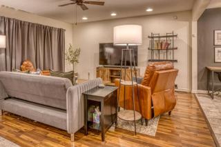 Incredible Cozy Cottage with Hot-tub in Gary, Indiana - Gary - 4