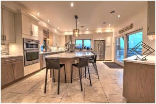 Incredible Lakefront Villa with Gorgeus Sights and Fireplace in Gary, Indiana - 7