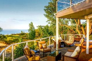 Incredible Lakefront Villa with Gorgeus Sights and Fireplace in Gary, Indiana - 3