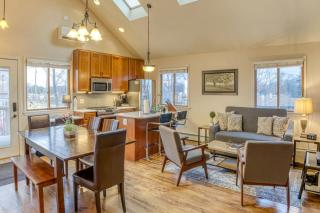 Amazing Cottage with Lake Access in Gary, Indiana - 0