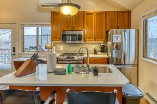 Amazing Cottage with Lake Access in Gary, Indiana - 9