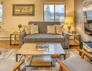 Amazing Cottage with Lake Access in Gary, Indiana - 6