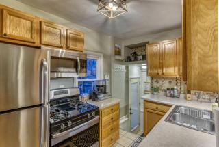 Charming Cozy Cabin with Hot-tub in Gary, Indiana - 4